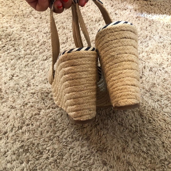 SPLENDID • striped peep toe platform wedges SZ 10 - Picture 4 of 5
